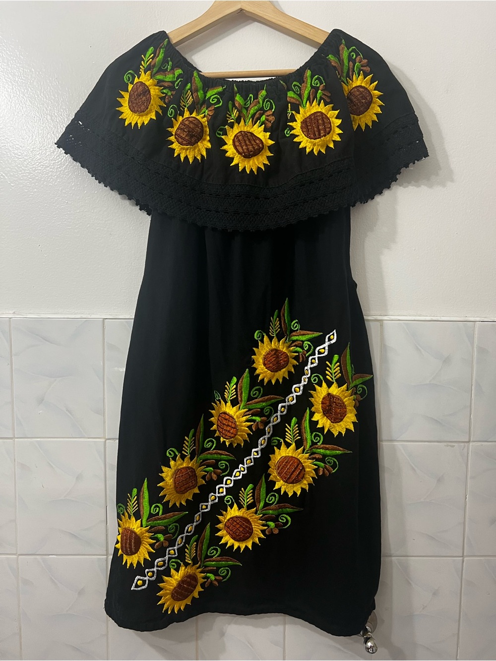 Mexican Black Sunflower Embroidered Off Shoulder Dress L Cottage Festive Peasant